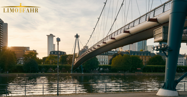 Airport Transfer: Frankfurt Airport to Holbeinsteg