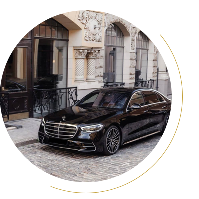 Explore Victory Column with LimoFahr Taxi Services